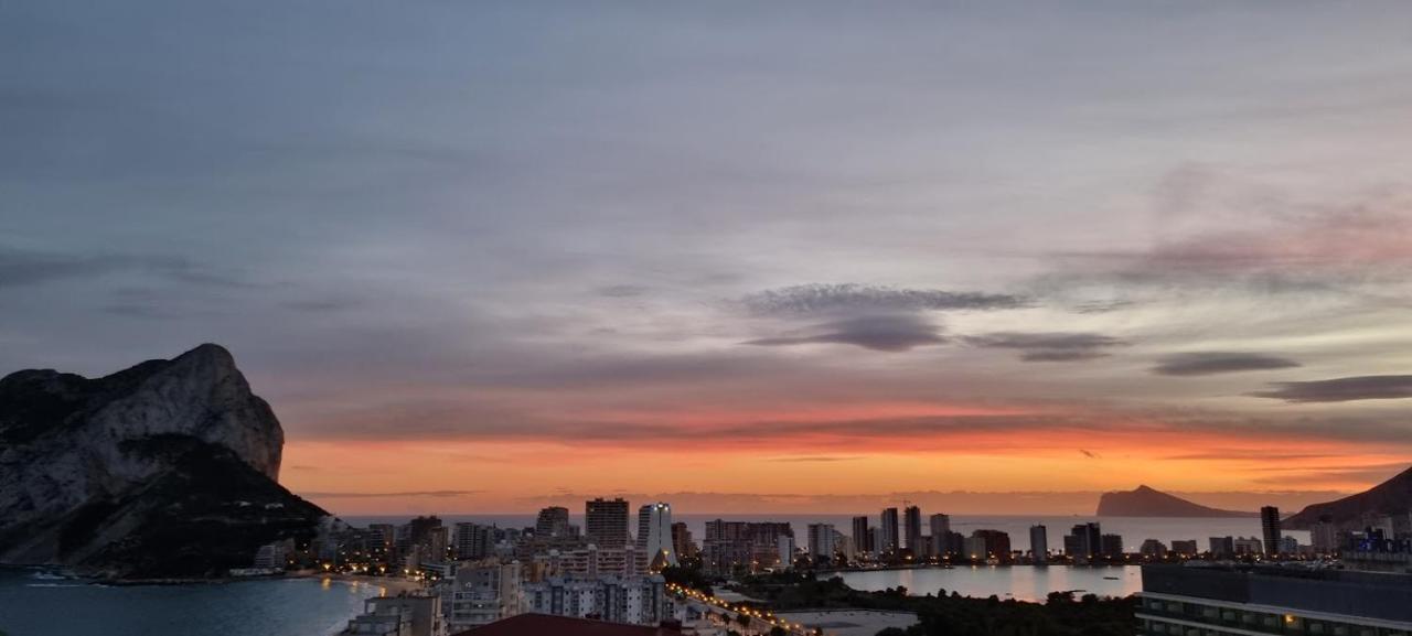 Esmeralda Suites Sunrise Con Piscina カルプ エクステリア 写真