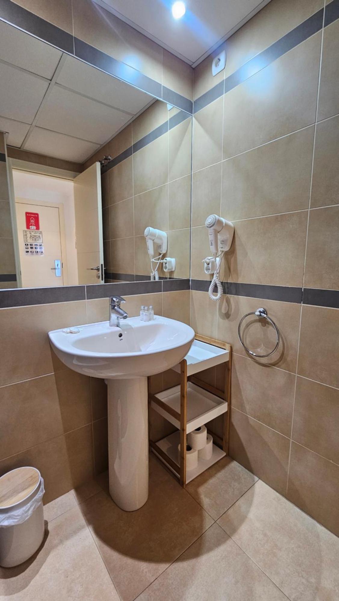 Esmeralda Suites Sunrise Con Piscina カルプ エクステリア 写真